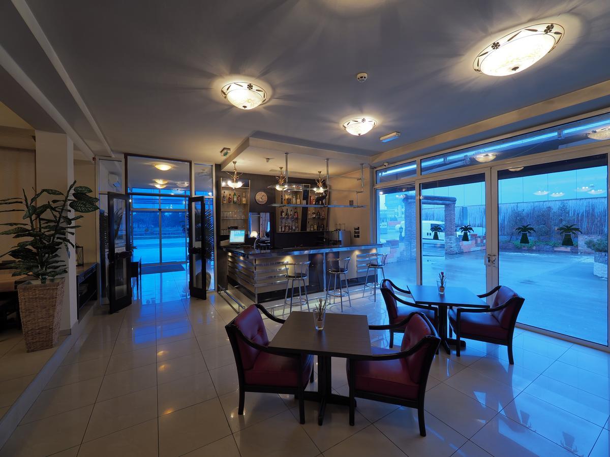 Garni Hotel Oasis Belgrade Exterior photo